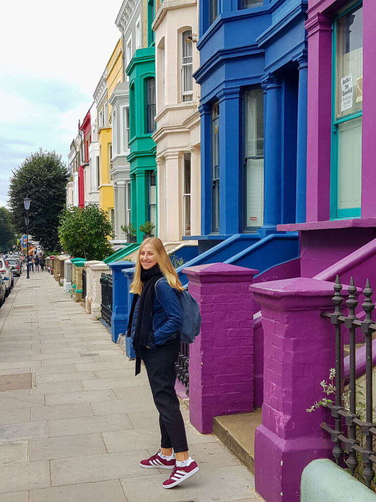 הבתים הצבעוניים בשכונת נוטינג היל בלונדון